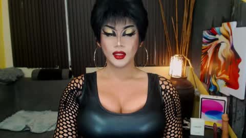 Nicoleeee online show from May 6, 2026, 11:10 pm