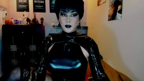 Nicoleeee online show from May 16, 2026, 4:17 pm