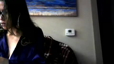 Steffany VonRoe online show from December 9, 2024, 3:54 pm