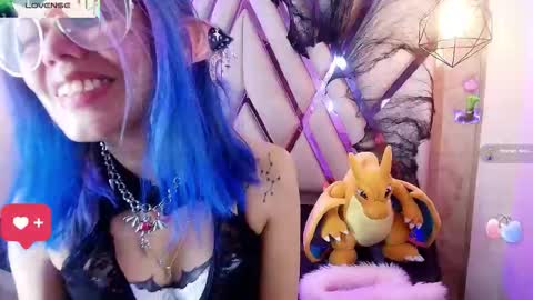 Tsukineko online show from November 13, 2025, 2:54 am