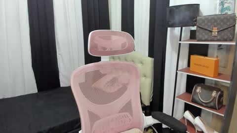 Snapshot of tsuncutrhein chatting on November 8, 2025, 8:03 am tsuncutrhein online show from November 8, 2025, 8:03 am