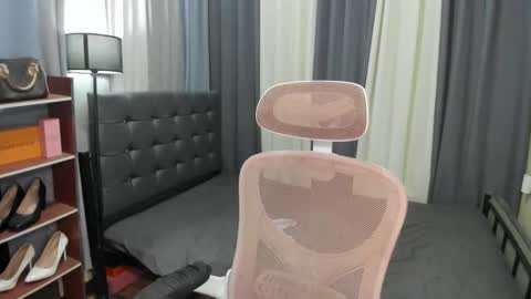 Snapshot of tsuncutrhein chatting on February 22, 2026, 6:35 am tsuncutrhein online show from February 22, 2026, 6:35 am