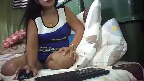 Snapshot of tuchmegently chatting on September 13, 2025, 11:26 pm Mae online show from September 13, 2025, 11:26 pm