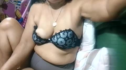 Snapshot of tuchmegently chatting on January 18, 2026, 9:29 pm Mae online show from January 18, 2026, 9:29 pm