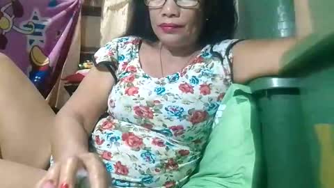 Snapshot of tuchmegently chatting on February 19, 2026, 7:54 pm Mae online show from February 19, 2026, 7:54 pm