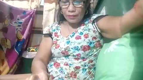 Snapshot of tuchmegently chatting on April 7, 2026, 10:20 pm Mae online show from April 7, 2026, 10:20 pm
