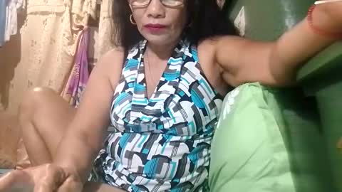 Snapshot of tuchmegently chatting on April 13, 2026, 9:31 pm Mae online show from April 13, 2026, 9:31 pm