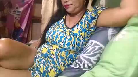 Snapshot of tuchmegently chatting on April 15, 2026, 9:15 pm Mae online show from April 15, 2026, 9:15 pm