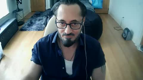 tuscan_taurus online show from April 25, 2026, 1:41 pm