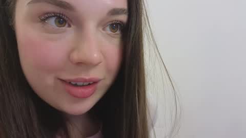 Snapshot of tutti_frutti_ chatting on March 8, 2025, 11:39 pm Ariana online show from March 8, 2025, 11:39 pm