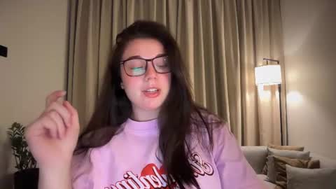 Snapshot of tutti_frutti_ chatting on June 5, 2026, 8:36 pm Ariana online show from June 5, 2026, 8:36 pm
