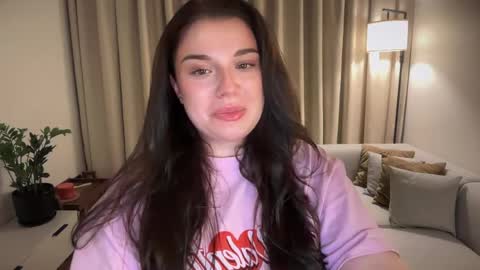 Snapshot of tutti_frutti_ chatting on June 8, 2026, 9:04 pm Ariana online show from June 8, 2026, 9:04 pm