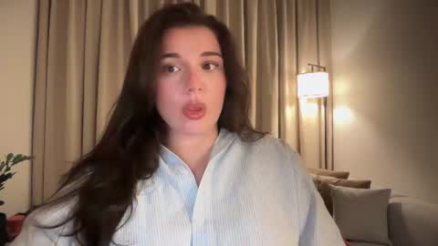 Snapshot of tutti_frutti_ chatting on June 12, 2026, 9:03 pm Ariana online show from June 12, 2026, 9:03 pm