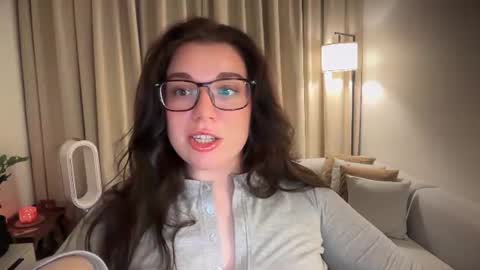 Snapshot of tutti_frutti_ chatting on June 29, 2026, 7:25 pm Ariana online show from June 29, 2026, 7:25 pm