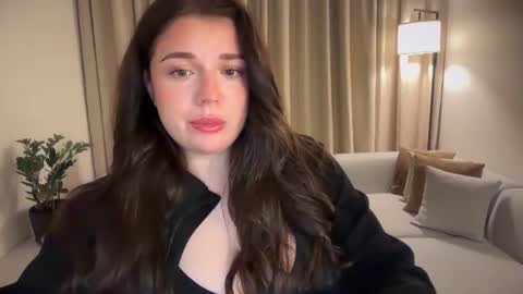 Snapshot of tutti_frutti_ chatting on July 4, 2026, 7:20 pm Ariana online show from July 4, 2026, 7:20 pm