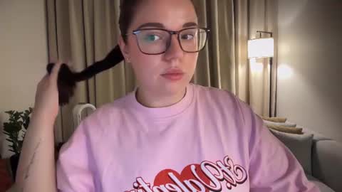 Snapshot of tutti_frutti_ chatting on July 5, 2026, 8:27 pm Ariana online show from July 5, 2026, 8:27 pm