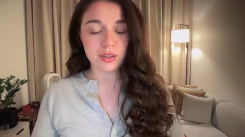 Snapshot of tutti_frutti_ chatting on July 6, 2026, 8:11 pm Ariana online show from July 6, 2026, 8:11 pm