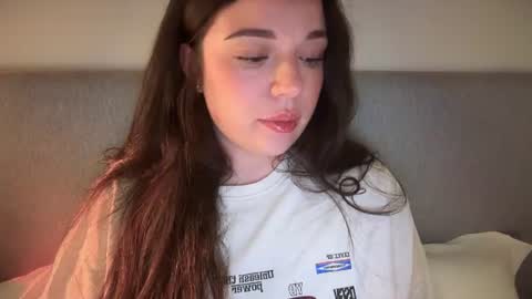 Snapshot of tutti_frutti_ chatting on July 19, 2026, 6:55 pm Ariana online show from July 19, 2026, 6:55 pm