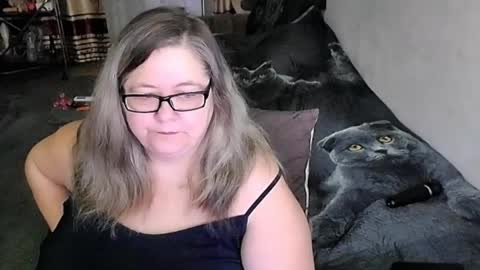 Lana online show from April 15, 2026, 10:54 pm