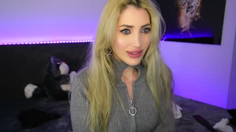 MayCarrey online show from December 24, 2024, 6:22 am