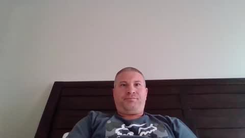 Snapshot of twiggy80 chatting on December 14, 2025, 8:24 pm twiggy80 online show from December 14, 2025, 8:24 pm