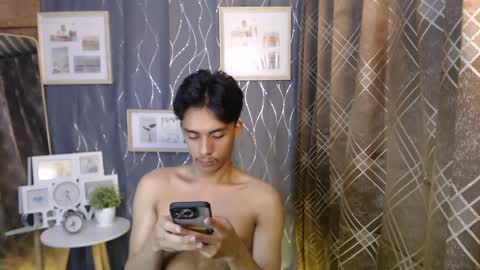 Snapshot of twink_hairyass69 chatting on December 28, 2024, 3:37 pm Aladin online show from December 28, 2024, 3:37 pm