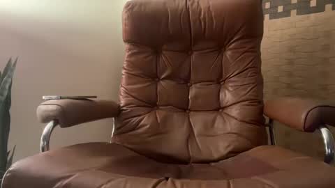 twinkie_lad117 online show from October 13, 2025, 9:09 am