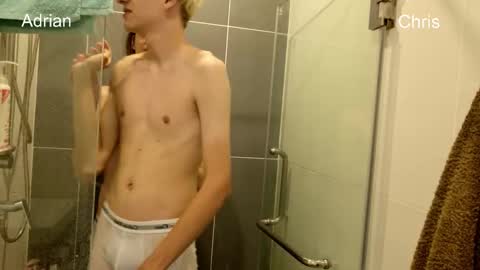 Adrian  Chris vers online show from September 28, 2025, 12:10 pm