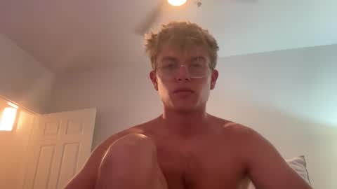 Snapshot of twinkytwunky chatting on April 30, 2026, 6:14 pm twinkytwunky online show from April 30, 2026, 6:14 pm