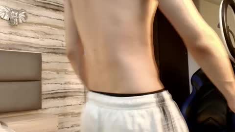 twinslovers_ online show from February 9, 2026, 3:32 am