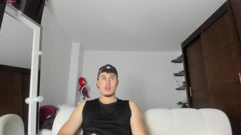 Snapshot of twintease chatting on November 13, 2025, 2:27 pm twintease online show from November 13, 2025, 2:27 pm