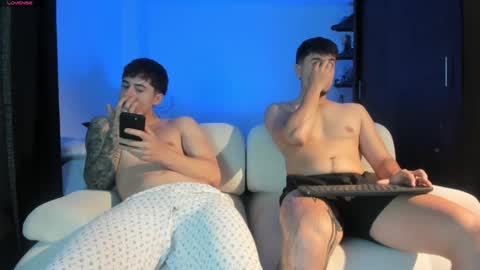 Snapshot of twintease chatting on December 3, 2025, 1:20 pm twintease online show from December 3, 2025, 1:20 pm