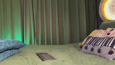    Guys Help us get more thumbs up.  Show your love its important to us online show from March 4, 2025, 6:15 am