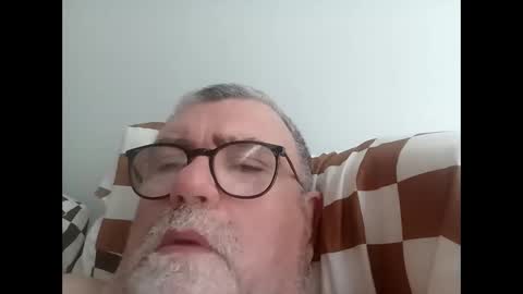 twohats2810 online show from May 24, 2026, 9:03 am