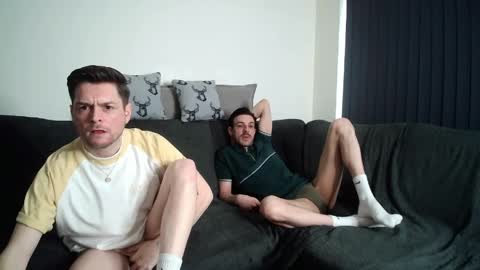 Snapshot of twotwinkhusbands chatting on April 4, 2026, 5:21 pm RyanRowan online show from April 4, 2026, 5:21 pm