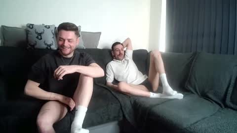 Snapshot of twotwinkhusbands chatting on April 24, 2026, 6:32 pm RyanRowan online show from April 24, 2026, 6:32 pm
