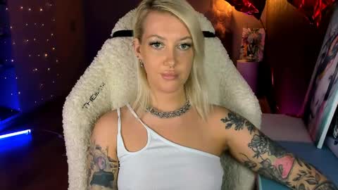 Snapshot of tykioty_miley chatting on April 18, 2026, 12:31 pm Miley online show from April 18, 2026, 12:31 pm