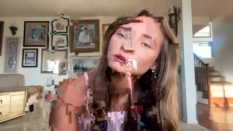 tylababyy online show from September 20, 2025, 12:44 am