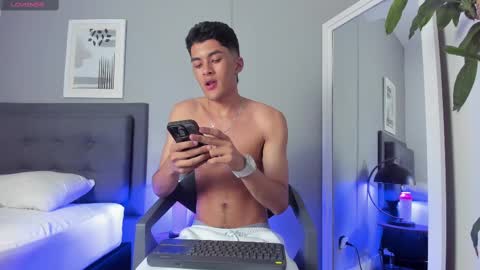 Snapshot of tyler_fox_ chatting on September 22, 2025, 9:28 pm Tyler Fox online show from September 22, 2025, 9:28 pm