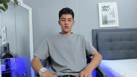 Snapshot of tyler_fox_ chatting on October 27, 2025, 8:24 pm Tyler Fox online show from October 27, 2025, 8:24 pm