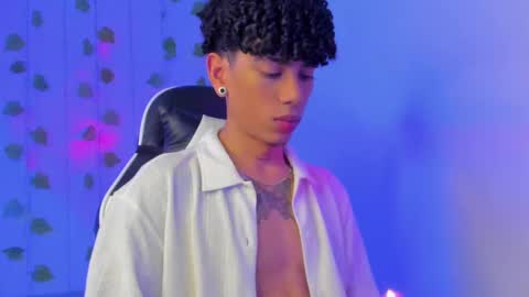 Snapshot of tyler_garcia_ chatting on February 19, 2025, 12:00 pm Tyler Garcia online show from February 19, 2025, 12:00 pm