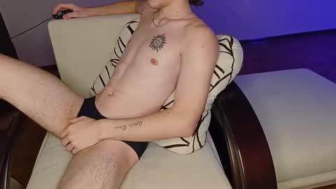 Snapshot of tyler_hack chatting on November 26, 2025, 4:41 pm Tyler and Chris online show from November 26, 2025, 4:41 pm