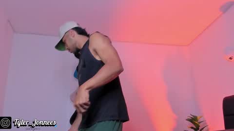 Snapshot of tyler_jonnes chatting on October 21, 2025, 10:43 pm Tyler online show from October 21, 2025, 10:43 pm