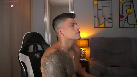 Snapshot of tyler_muscle chatting on April 25, 2026, 4:37 pm David online show from April 25, 2026, 4:37 pm