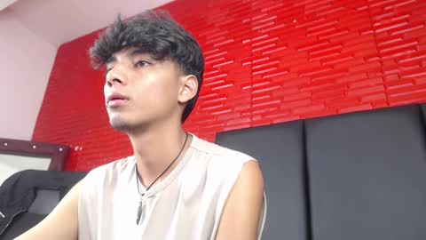 tyler_wolf_1 online show from October 11, 2025, 12:36 pm