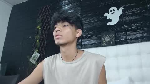 tyler_wolf_1 online show from October 21, 2025, 12:17 pm