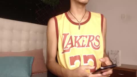 tyler_wolf_1 online show from November 11, 2025, 12:27 pm