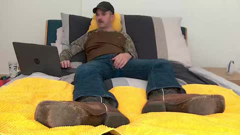 TylerLogan813 online show from September 26, 2025, 5:06 pm