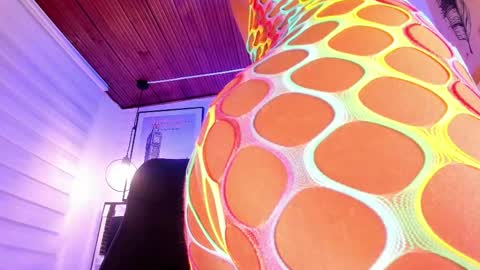       online show from October 3, 2025, 3:58 am