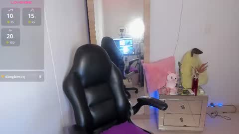 Snapshot of tylor_love chatting on July 3, 2026, 10:38 pm tylor_love online show from July 3, 2026, 10:38 pm